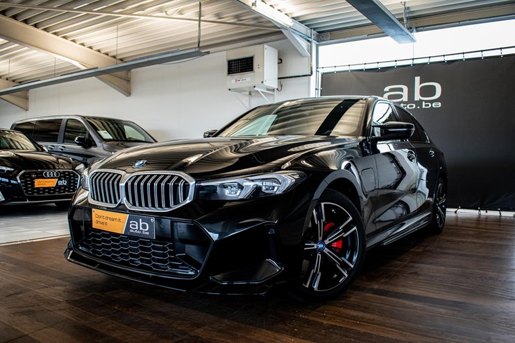 BMW 330