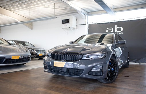 BMW 330